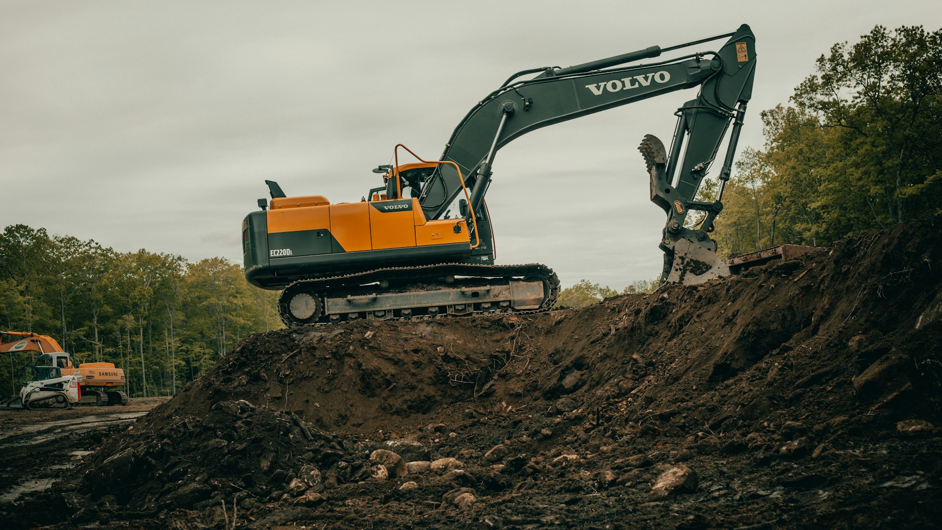 Cum verifici starea sistemului hidraulic la un excavator
